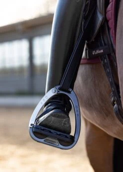 LeMieux Vector Balance Stirrups - Carbon/Silver -Equestrian Supplies Shop lm vector stirrup carbon silver 3rdy